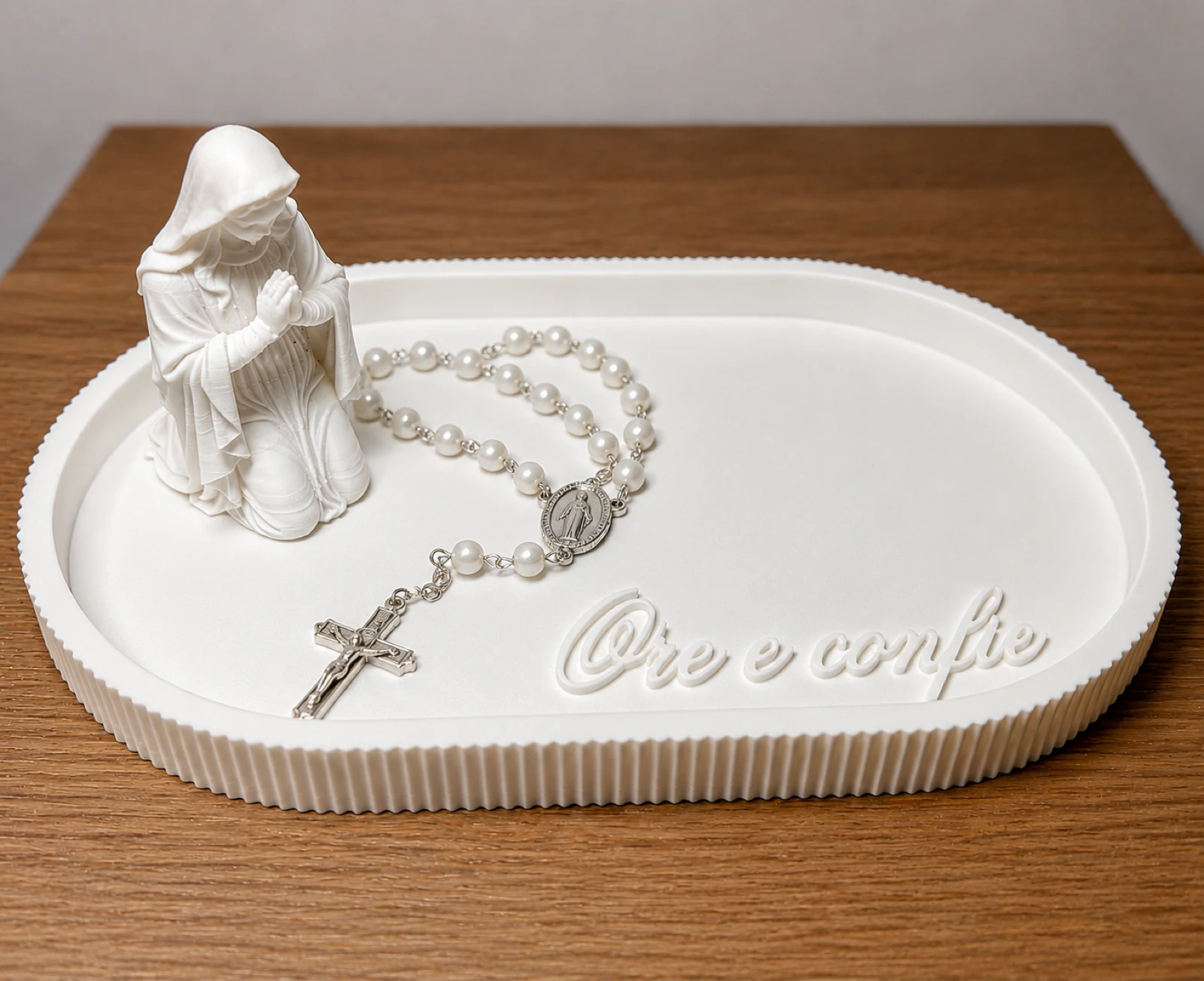 🙏 Bandeja Decorativa Religiosa “Ore e Confie” com Nossa Senhora – Impressão 3D
